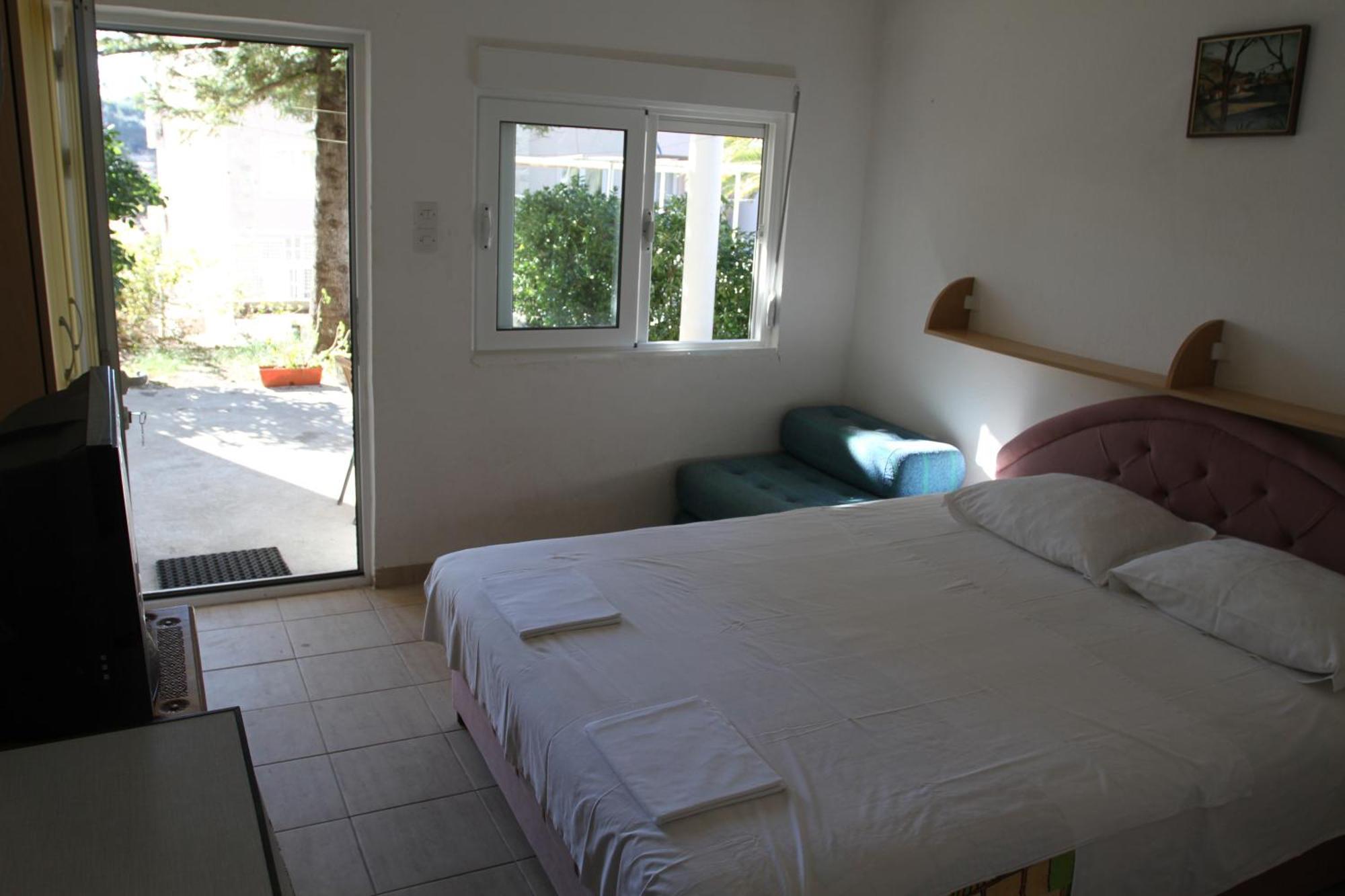 Apartments Popovic Petrovac エクステリア 写真